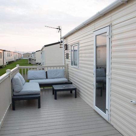 2 Bed Caravan For Hire At Golden Sands In Rhyl Esterno foto