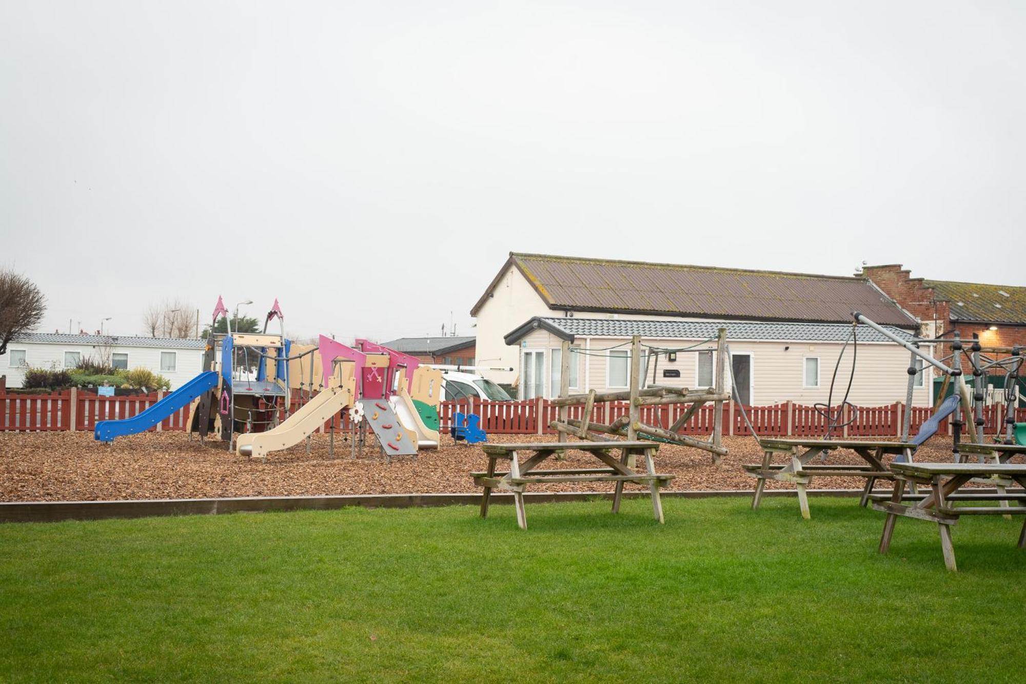 2 Bed Caravan For Hire At Golden Sands In Rhyl Esterno foto